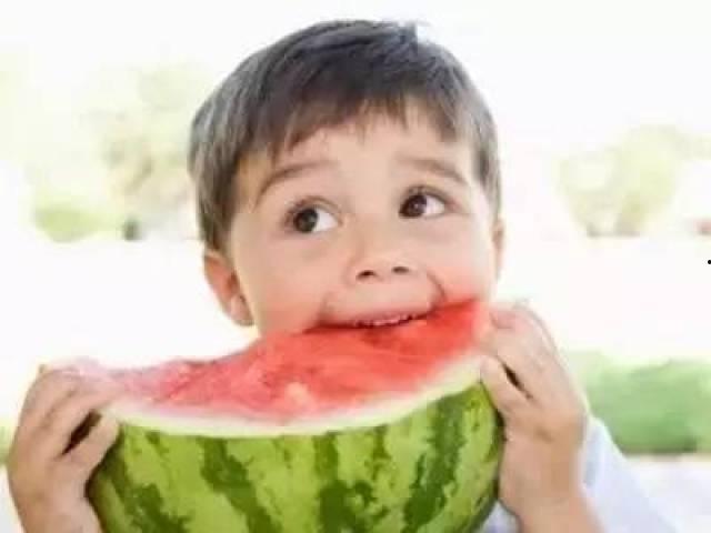 吃瓜撑得难受图片搞笑,一场“撑肚”的视觉盛宴