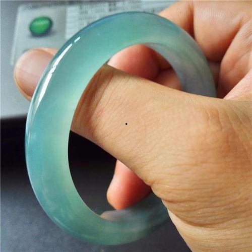 原石翡翠开窗料怎么看种水,种水识别与生成解析